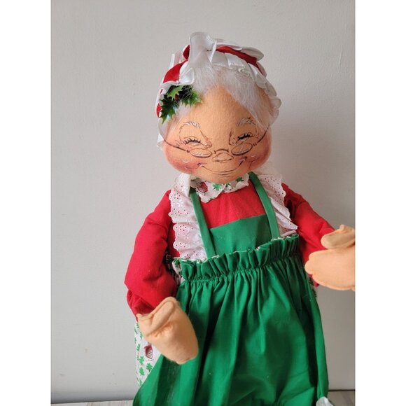Large annalee Mrs Claus vintage Xmas home decor unique plush - Picture 3 of 16